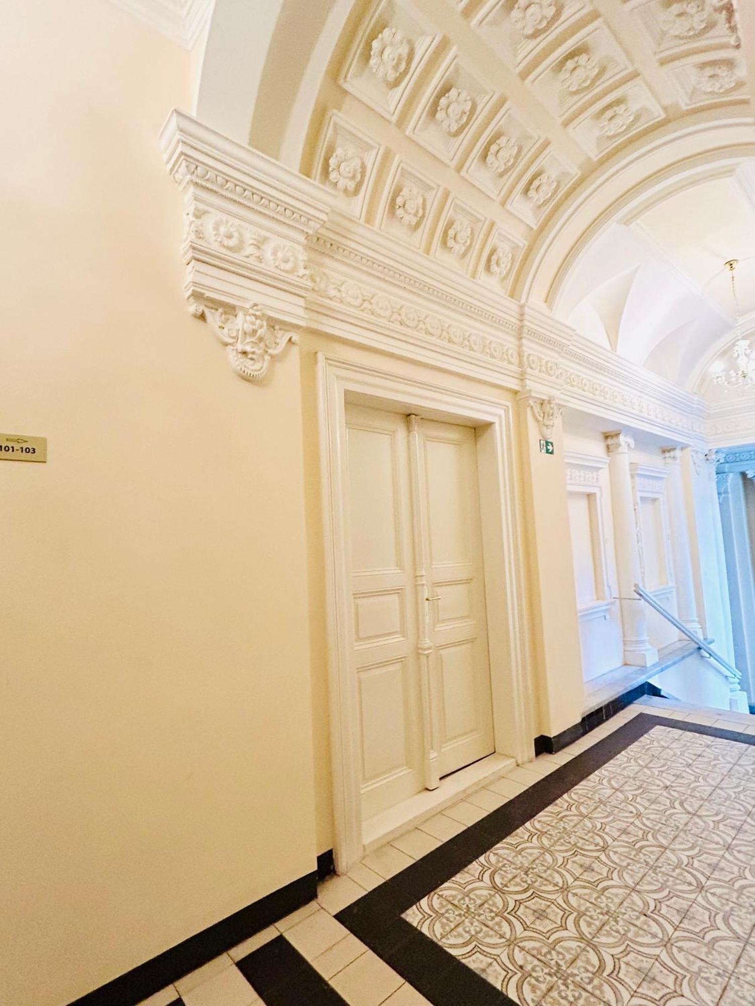 New Design & Style Apartments 50M From Wenceslas Square プラハ エクステリア 写真
