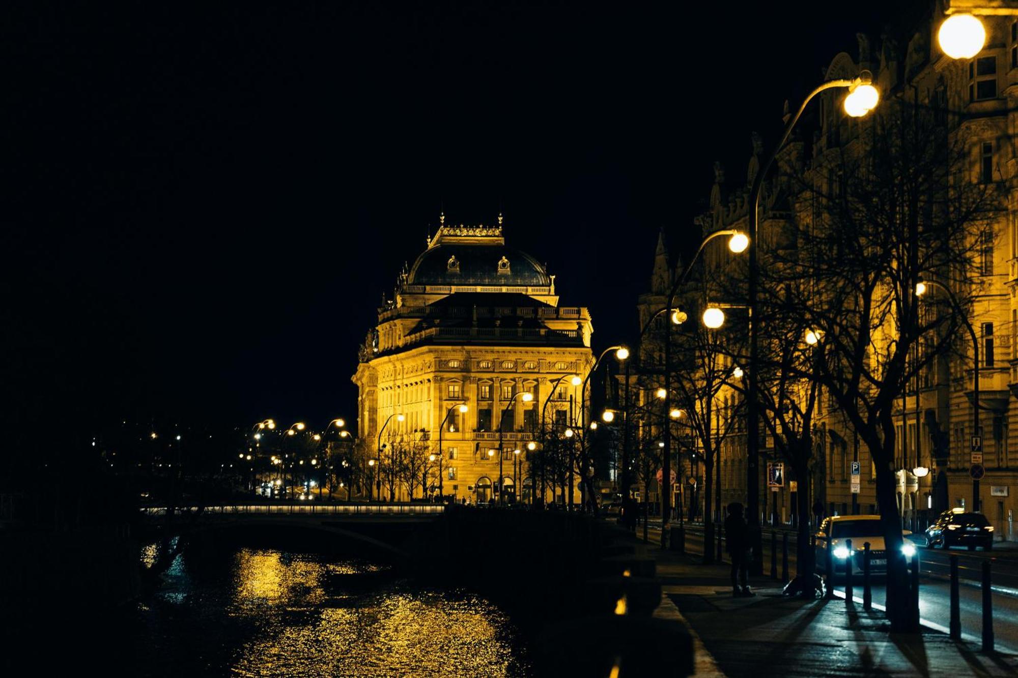 New Design & Style Apartments 50M From Wenceslas Square プラハ エクステリア 写真