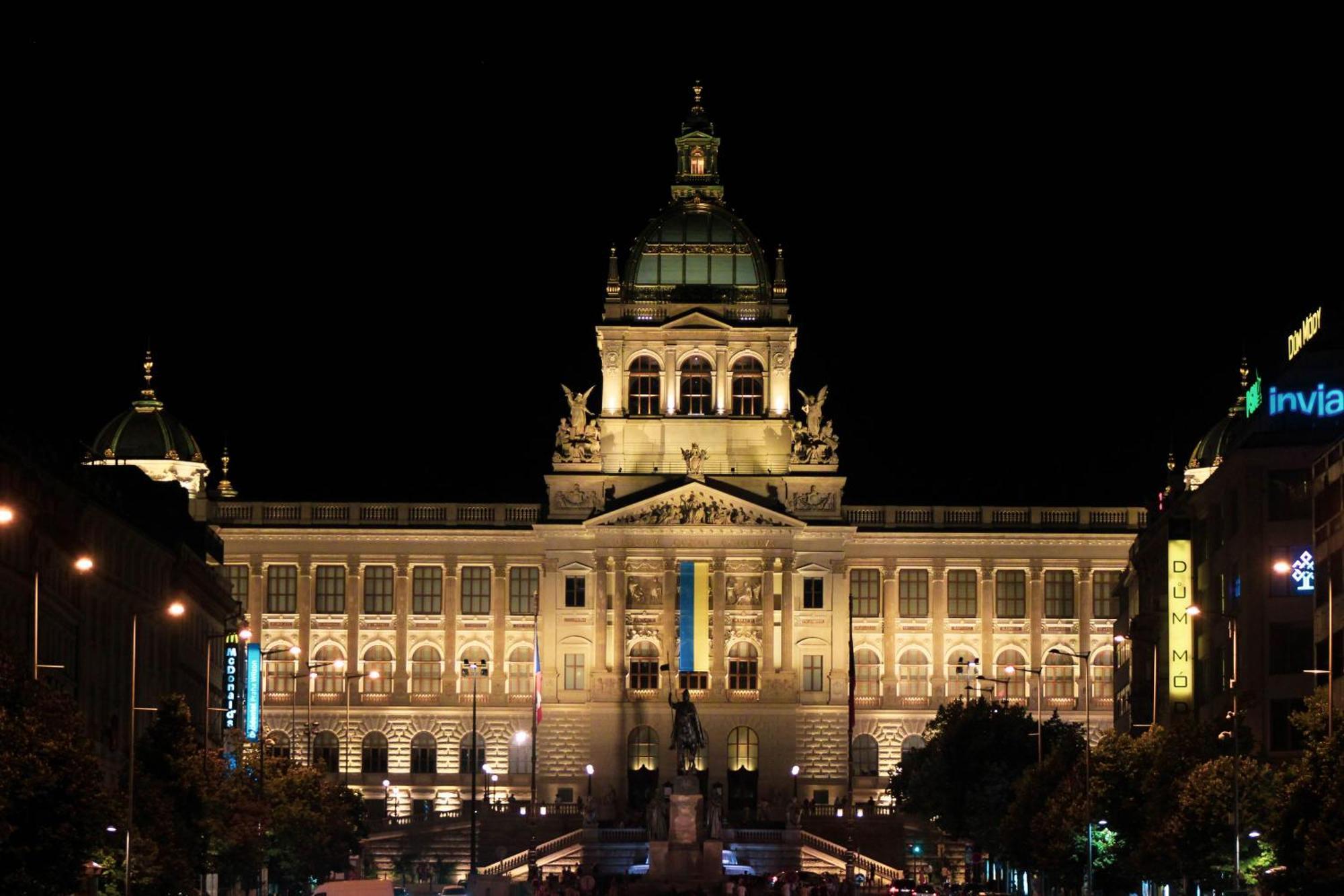 New Design & Style Apartments 50M From Wenceslas Square プラハ エクステリア 写真
